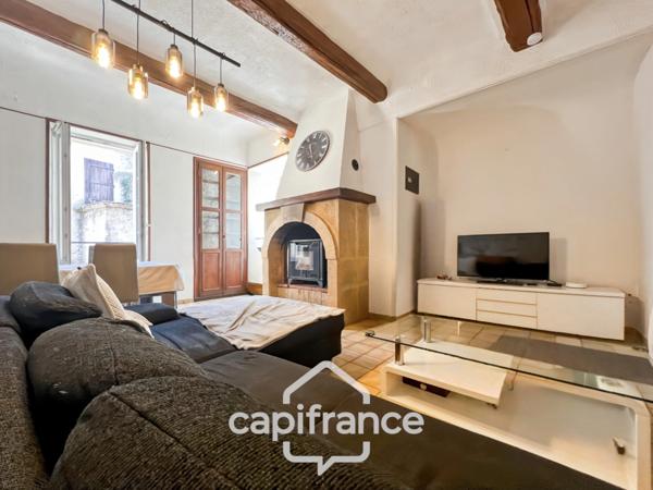 Authentique maison de village de 118 m2 en pierre, chambres climatisées, terrasse de 50 m2, cuisine extérieure, double garage, grenier, trois belles chambres 2 salle de bains, buanderie