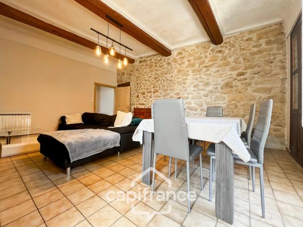 Authentique maison de village de 118 m2 en pierre, chambres climatisées, terrasse de 50 m2, cuisine extérieure, double garage, grenier, trois belles chambres 2 salle de bains, buanderie