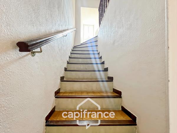 Authentique maison de village de 118 m2 en pierre, chambres climatisées, terrasse de 50 m2, cuisine extérieure, double garage, grenier, trois belles chambres 2 salle de bains, buanderie