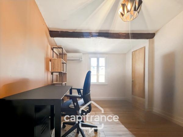 Authentique maison de village de 118 m2 en pierre, chambres climatisées, terrasse de 50 m2, cuisine extérieure, double garage, grenier, trois belles chambres 2 salle de bains, buanderie