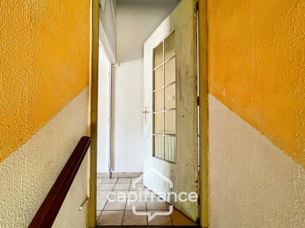 Authentique maison de village de 118 m2 en pierre, chambres climatisées, terrasse de 50 m2, cuisine extérieure, double garage, grenier, trois belles chambres 2 salle de bains, buanderie