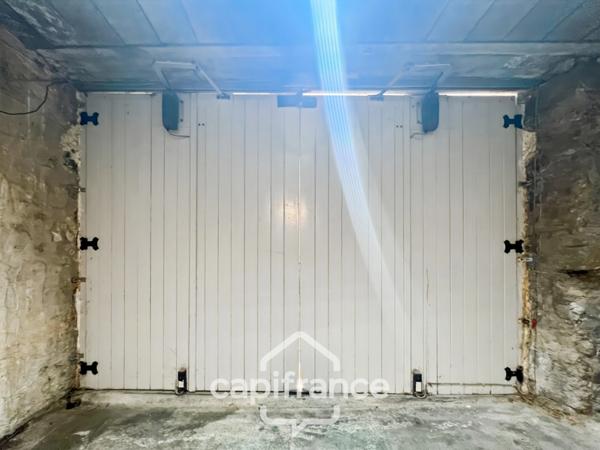 Authentique maison de village de 118 m2 en pierre, chambres climatisées, terrasse de 50 m2, cuisine extérieure, double garage, grenier, trois belles chambres 2 salle de bains, buanderie