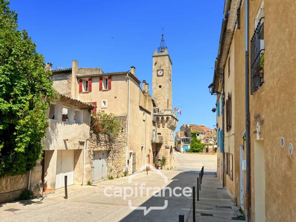 Authentique maison de village de 118 m2 en pierre, chambres climatisées, terrasse de 50 m2, cuisine extérieure, double garage, grenier, trois belles chambres 2 salle de bains, buanderie