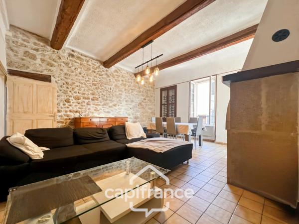 Authentique maison de village de 118 m2 en pierre, chambres climatisées, terrasse de 50 m2, cuisine extérieure, double garage, grenier, trois belles chambres 2 salle de bains, buanderie