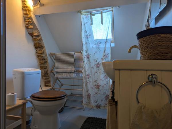Charmant petit cottage avec beaucoup de caractère et un magnifique jardin