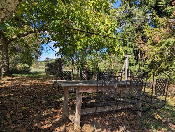 Charmant petit cottage avec beaucoup de caractère et un magnifique jardin