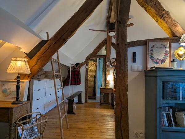 Charmant petit cottage avec beaucoup de caractère et un magnifique jardin