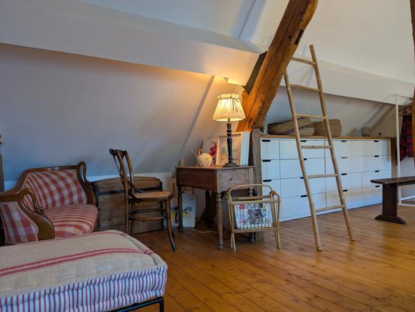 Charmant petit cottage avec beaucoup de caractère et un magnifique jardin