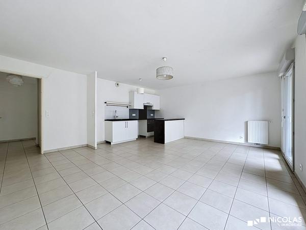 Appartement T3 avec terrasse et parking