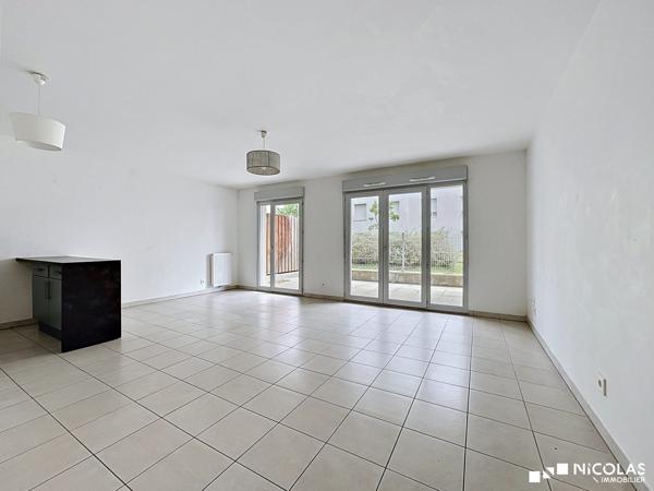 Appartement T3 avec terrasse et parking