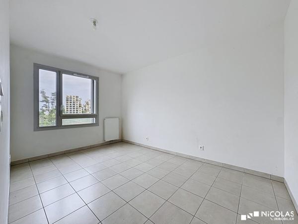 Appartement T3 avec terrasse et parking