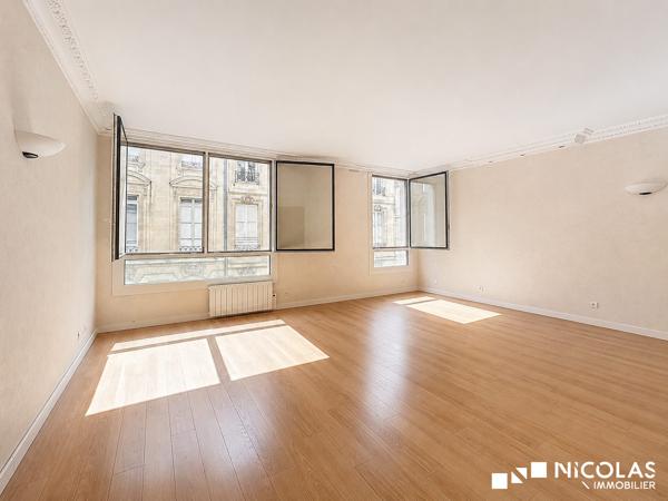Appartement T3 avec ascenseur, parking et cave – Bordeaux