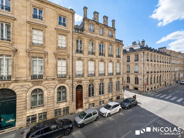 Appartement T3 avec ascenseur, parking et cave – Bordeaux