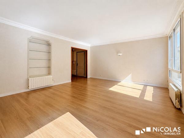 Appartement T3 avec ascenseur, parking et cave – Bordeaux