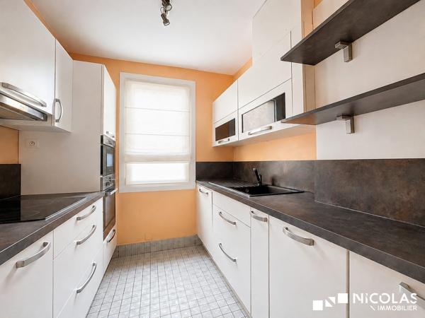 Appartement T3 avec ascenseur, parking et cave – Bordeaux