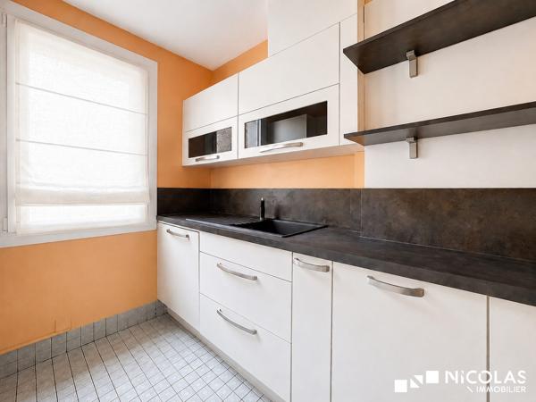 Appartement T3 avec ascenseur, parking et cave – Bordeaux