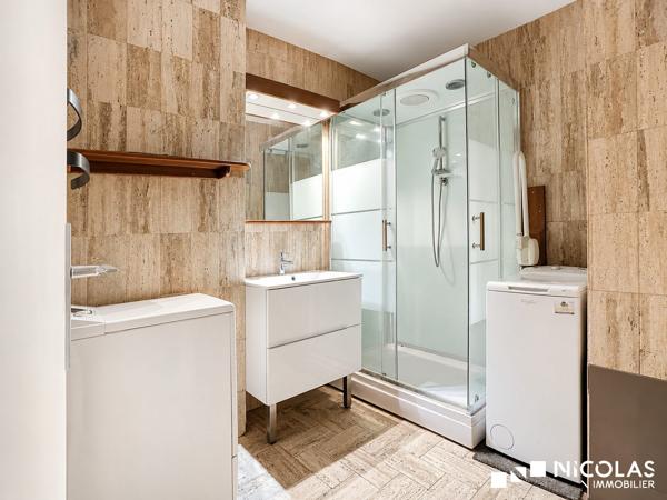 Appartement T3 avec ascenseur, parking et cave – Bordeaux