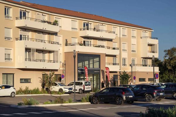Appartement
         2 pièces
        - 45 m² Exclusivité 197 000 € *