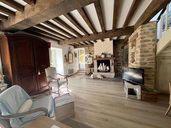 SURZUR Maison 9 pièces 225 m²