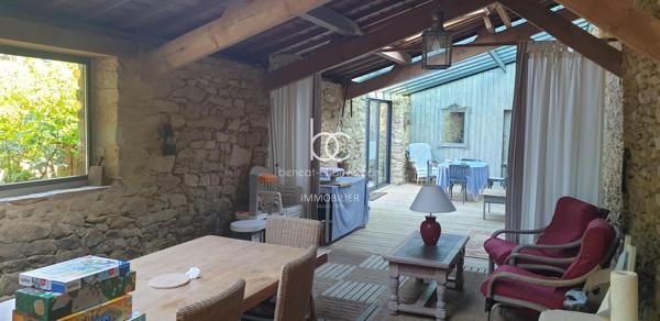 SURZUR Maison 9 pièces 225 m²