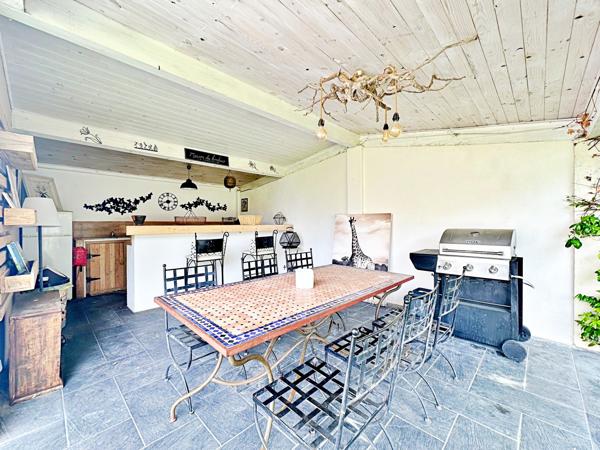 Maison
         6 pièces
        - 225 m² Exclusivité 519 000 € *