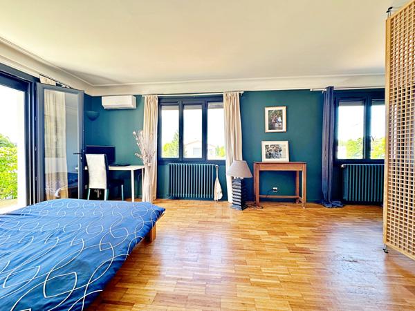 Maison
         6 pièces
        - 225 m² Exclusivité 519 000 € *
