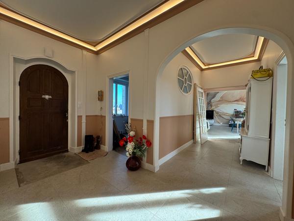 Maison spacieuse à vendre à Lannilis - 5 chambres, jardin et garage