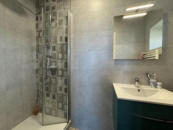 Maison spacieuse à vendre à Lannilis - 5 chambres, jardin et garage