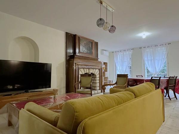 Location                                                      Appartement
                        
                     2 pièces                      87 m2                     à Albi