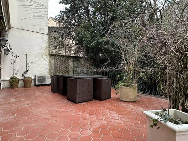 Location                                                      Appartement
                        
                     2 pièces                      87 m2                     à Albi