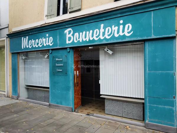 Vente                                                      Local commercial
                        
                     4 pièces                                         à Carmaux