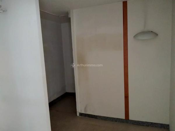 Vente                                                      Local commercial
                        
                     4 pièces                                         à Carmaux