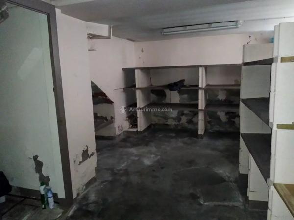 Vente                                                      Local commercial
                        
                     4 pièces                                         à Carmaux