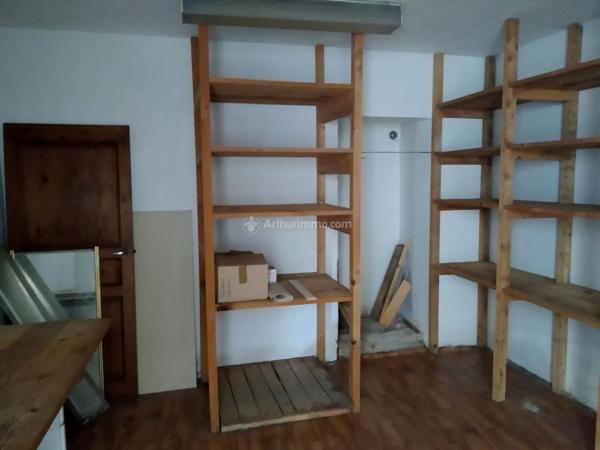 Vente                                                      Local commercial
                        
                     4 pièces                                         à Carmaux