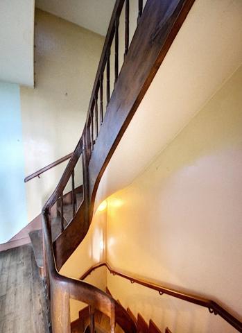 Maison de ville avec jardin .