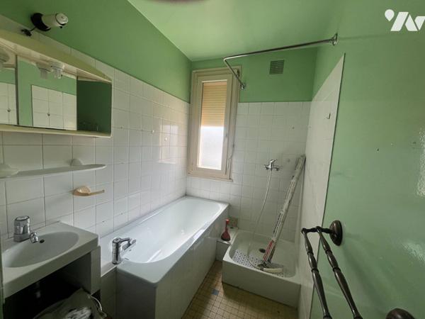 A vendre Maison - Le Puy Notre Dame- 4 chambres.