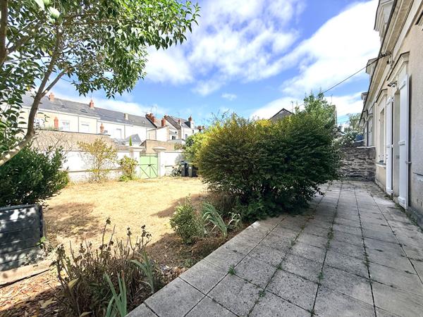 LA MADELEINE, ANGERS - MAISON ANCIENNE DE CINQ PIÈCES AVEC JARDIN Angers