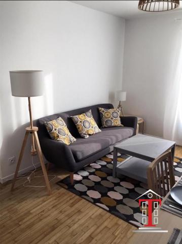 Chambre meublée en colocation