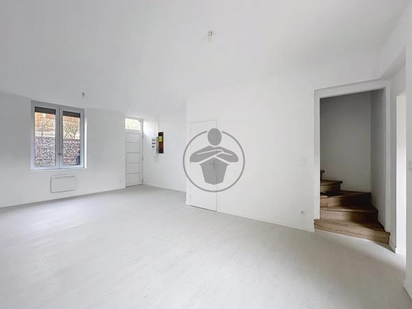 Vente                                                      Maison de ville
                        
                     4 pièces                      58 m2                     à Saint-Quentin