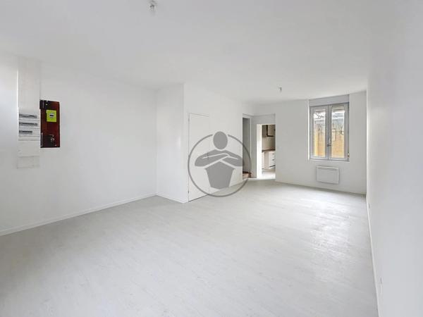 Vente                                                      Maison de ville
                        
                     4 pièces                      58 m2                     à Saint-Quentin