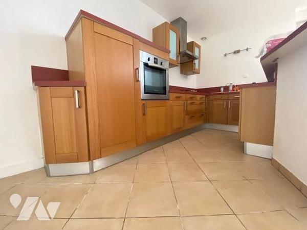 Maison en pierre au calme