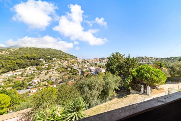 LA TURBIE – VILLA AVEC PISCINE & VUE IMPRENABLE