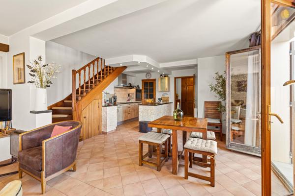 LA TURBIE – VILLA AVEC PISCINE & VUE IMPRENABLE