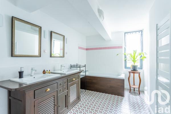 Maison à vendre 9 pièces 305 m² Mérignac