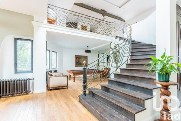 Maison à vendre 9 pièces 305 m² Mérignac