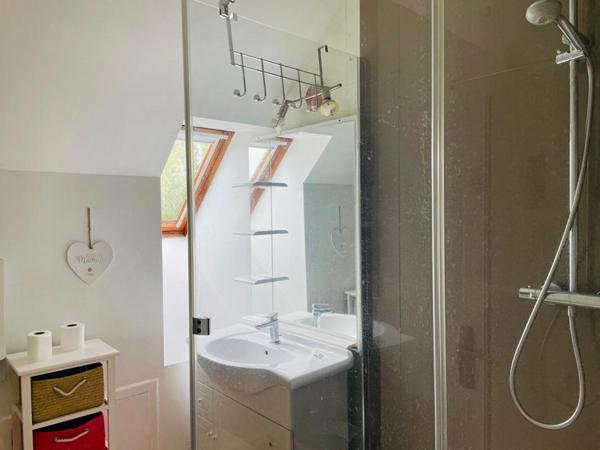 Maison 4 pièces 100 m2, garage, grenier, dépendance