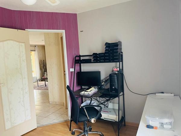 Maison 4 pièces 100 m2, garage, grenier, dépendance