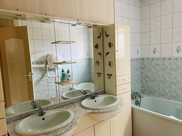 Maison 4 pièces 100 m2, garage, grenier, dépendance