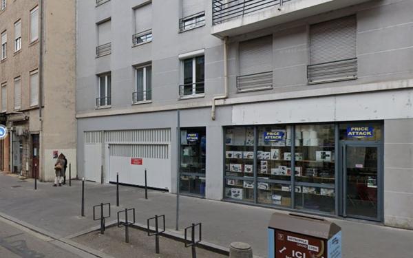 Stationnement à louer    Villeurbanne