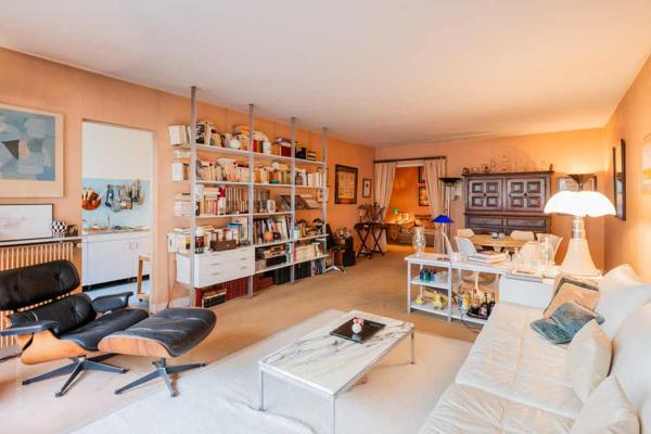 Neuilly-sur-Seine (92200) Pont de Neuilly - au calme et orienté Sud-Ouest appartement de 102m2 avec son balcon filant.